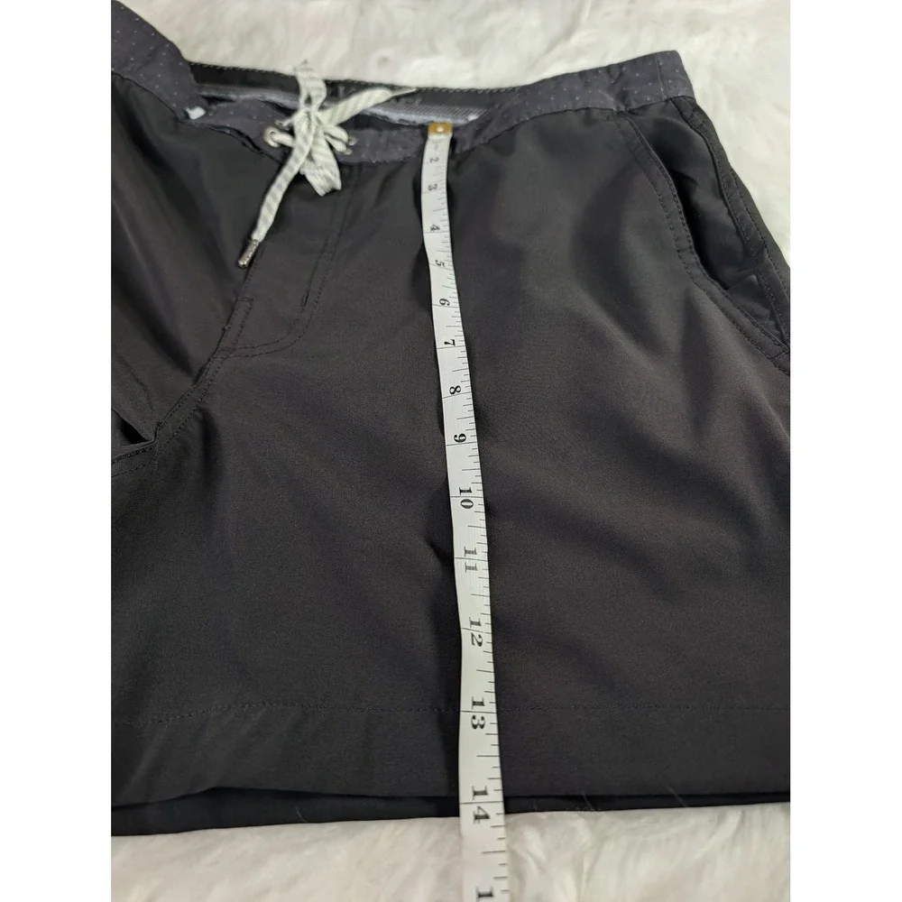 Vuori Kore Shorts Men 34 Black Performance Active Training cut unlined Trunks